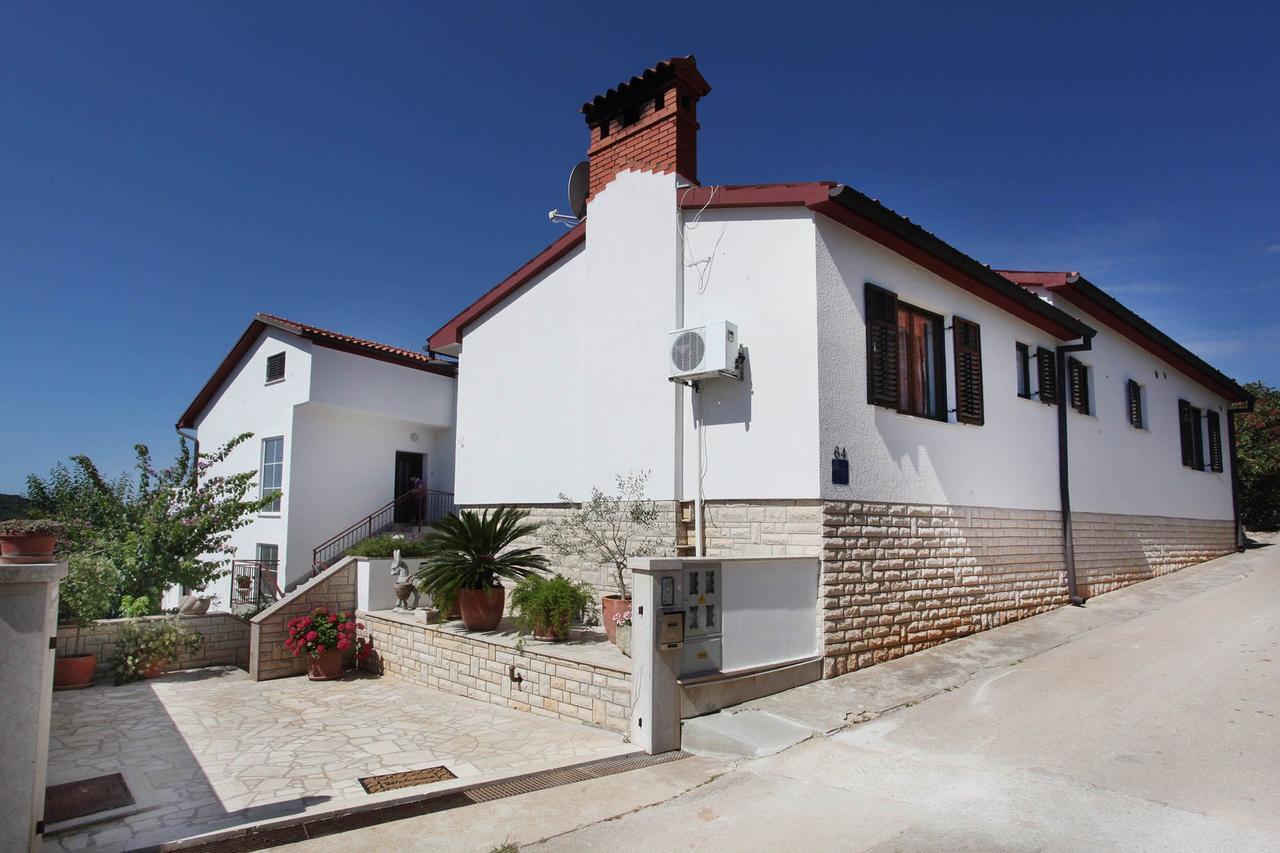 Apartments Patricia 班约勒 外观 照片
